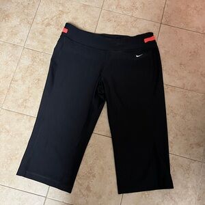 Nike dri fit women’s xl athletic pants cropped black color gym clothes